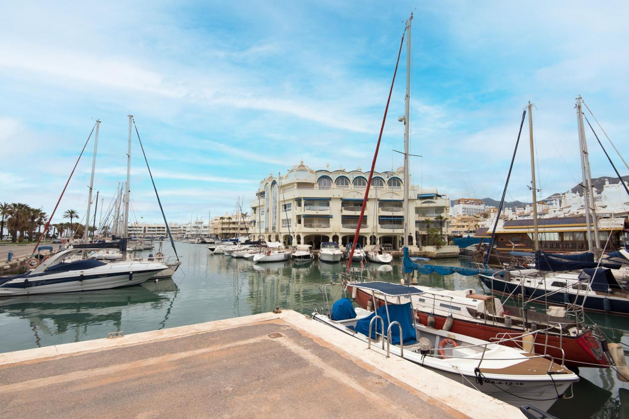 Apartmento En La Pequena Venecia, Puerto Marina Бенальмадена Екстер'єр фото